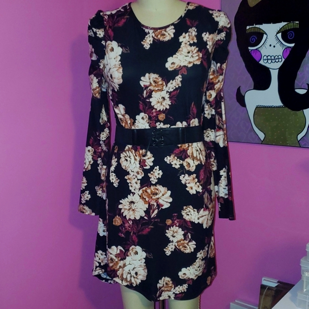 NWT floral dress with belt